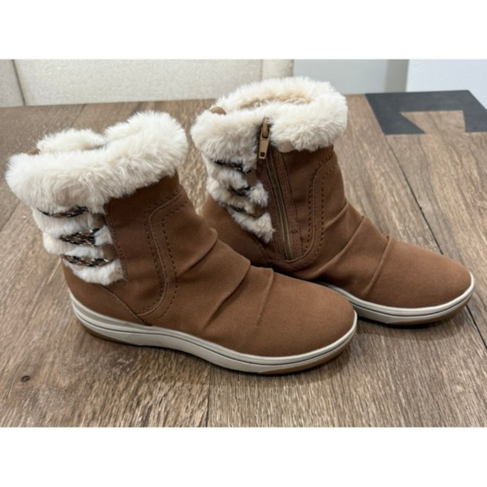 Clark's Brown Faux Suede Fur Trim Ankle Boots Side Zip Cabincore Size 5